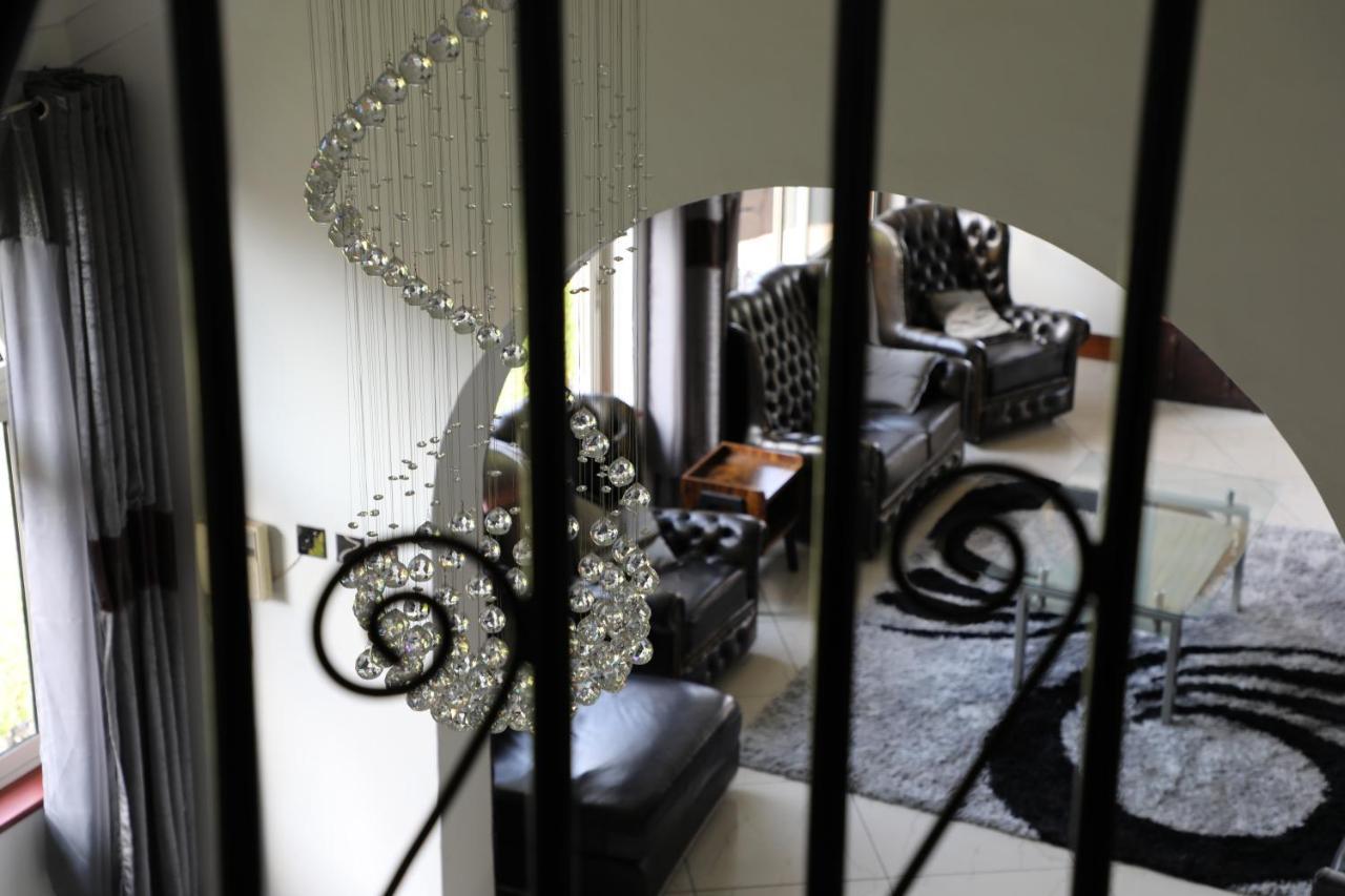 Stallion Place - Bed And Breakfast Kampala Exterior photo
