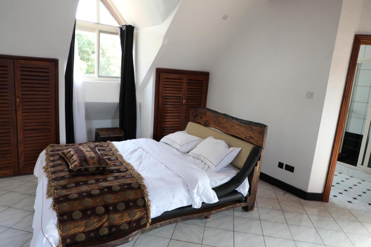Stallion Place - Bed And Breakfast Kampala Exterior photo